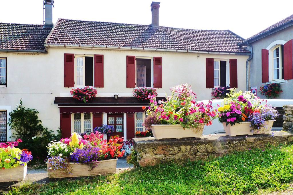 ホテル La Maison De Cure Domecy-sur-Cure エクステリア 写真